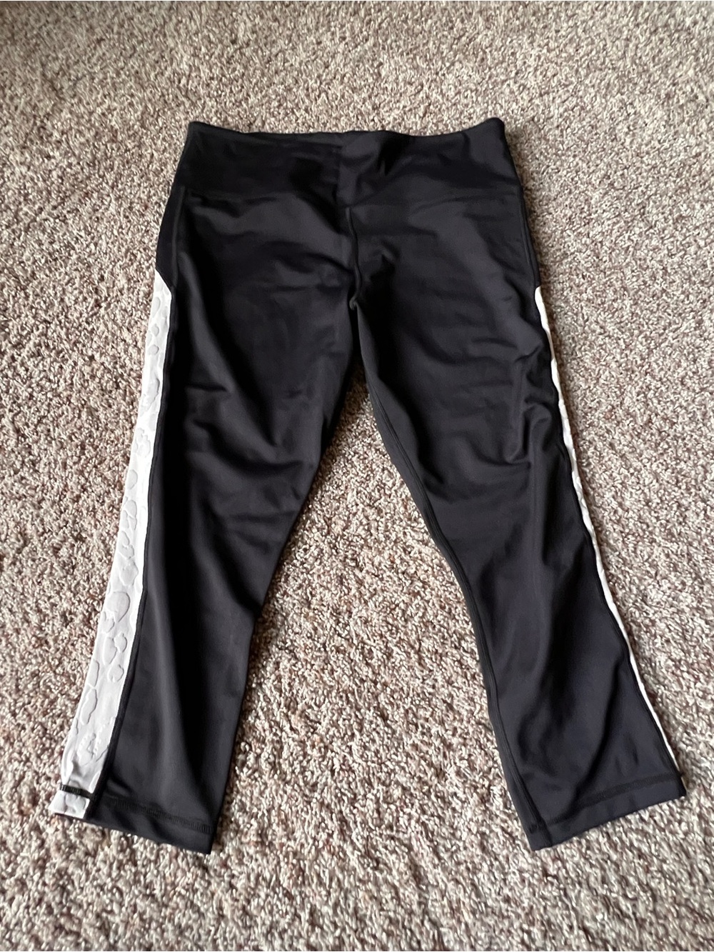 ZYIA Black Active Capri Leggings